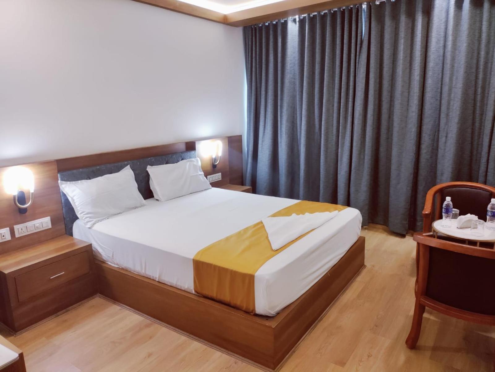 Hotel Astro Marine Hospitality Pvt Ltd Kochi Exterior foto