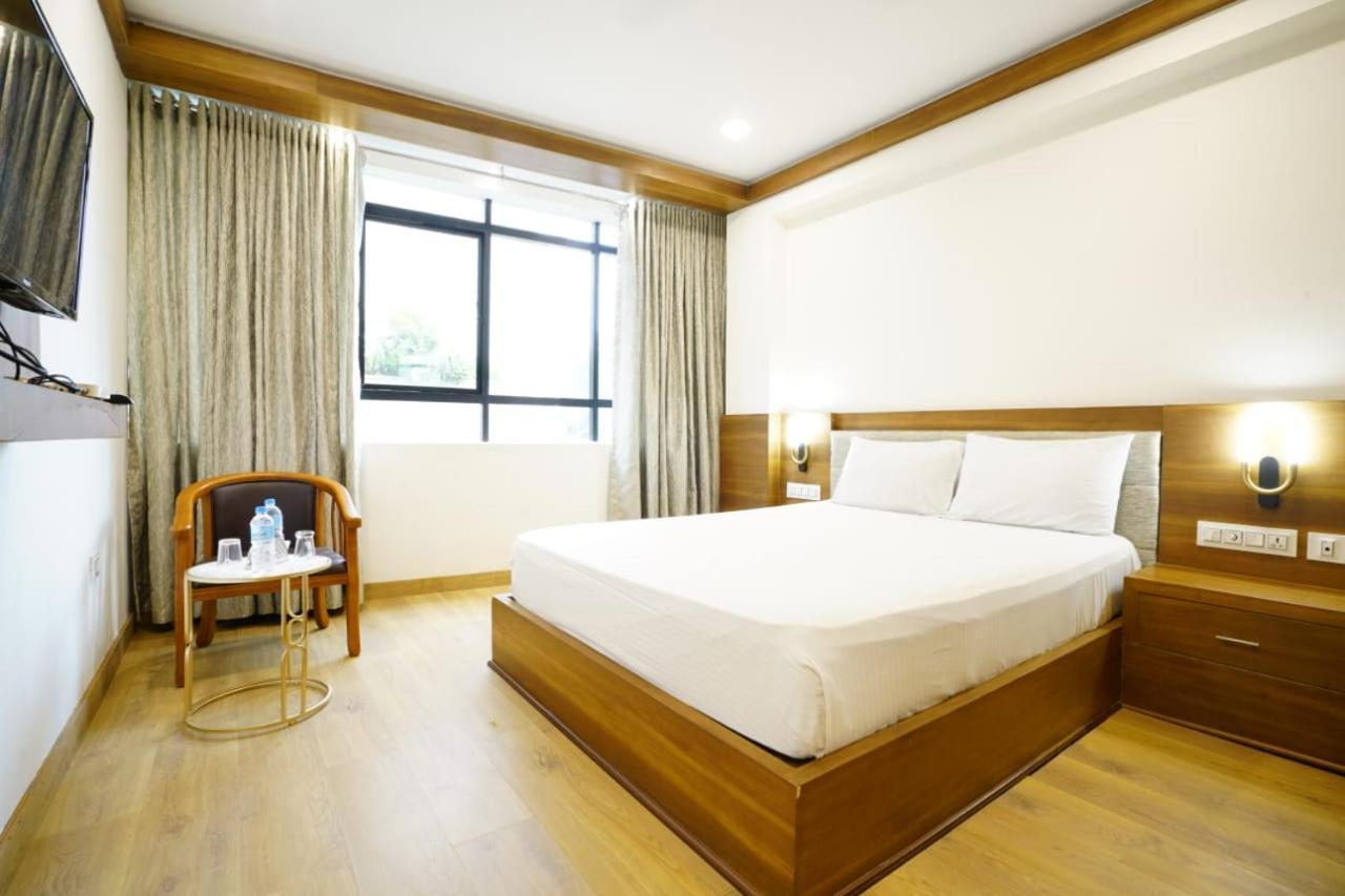 Hotel Astro Marine Hospitality Pvt Ltd Kochi Exterior foto